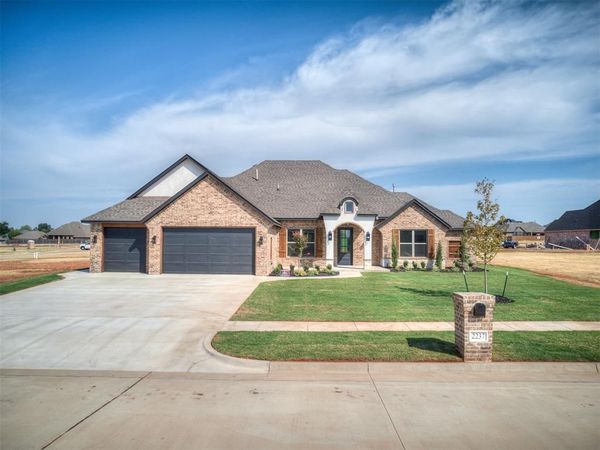 2237 W Cole Drive, Mustang, OK 73064