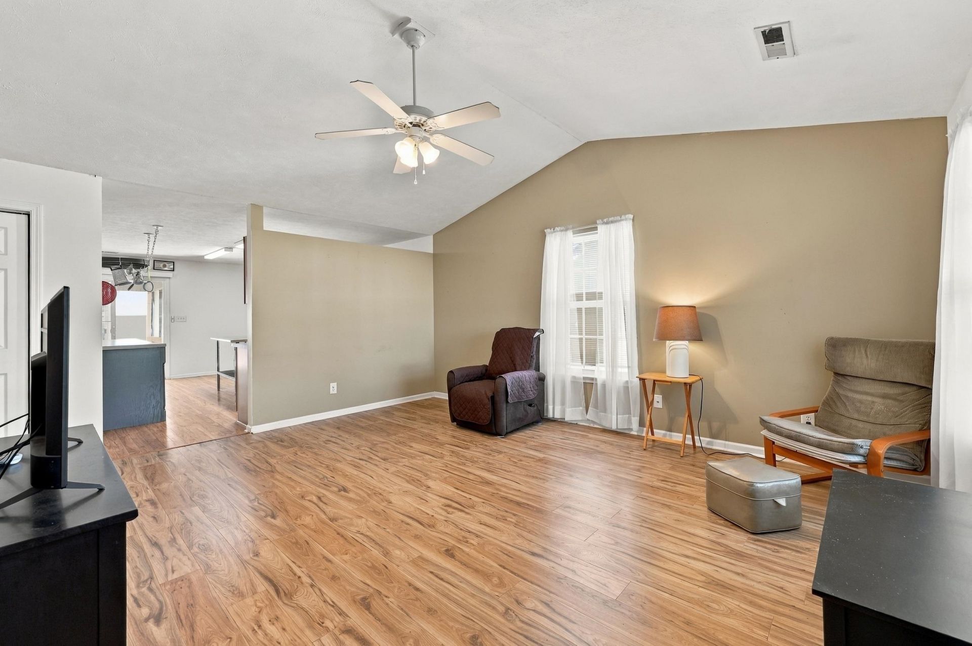 301 Sean River Rd. Photo 4