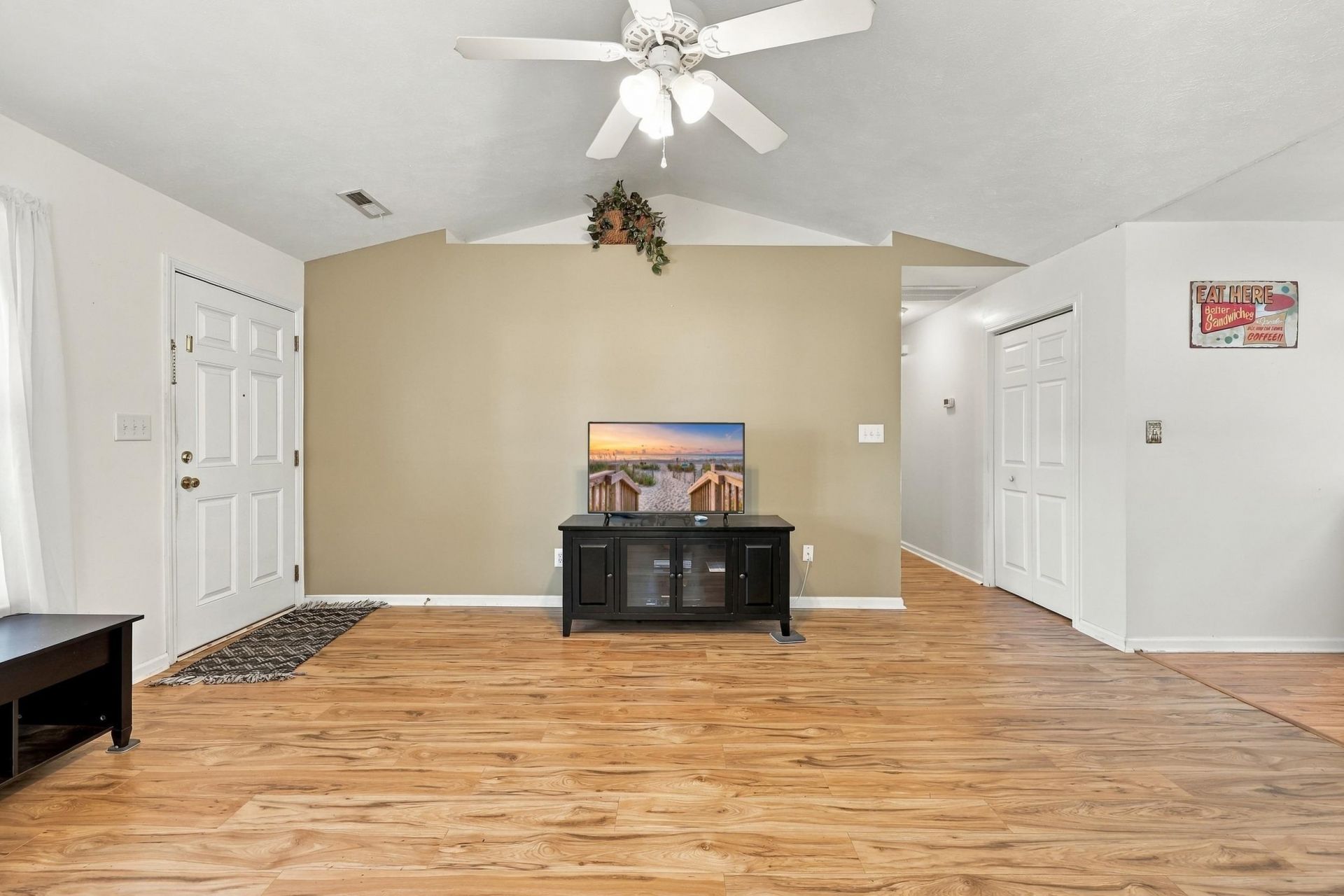 301 Sean River Rd. Photo 6