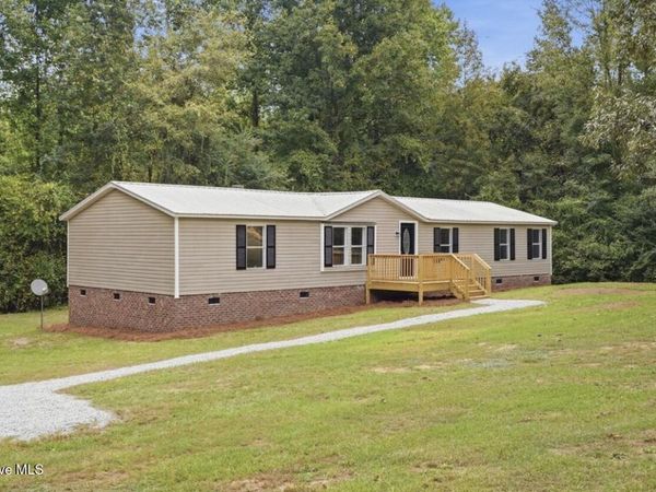 116 Avon Lane , Newton Grove, NC 28366