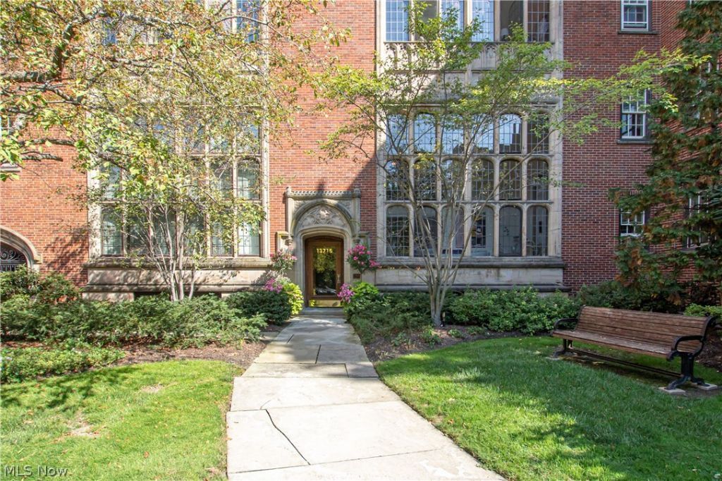 13715 Shaker Boulevard, Unit 1B, Cleveland, OH 44120 Main Photo
