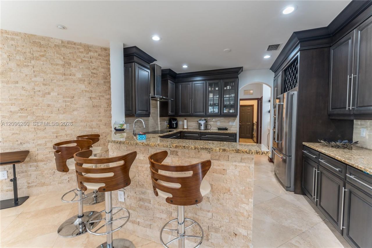 11530 NW 82nd Ter , Doral, FL 33178 Photo