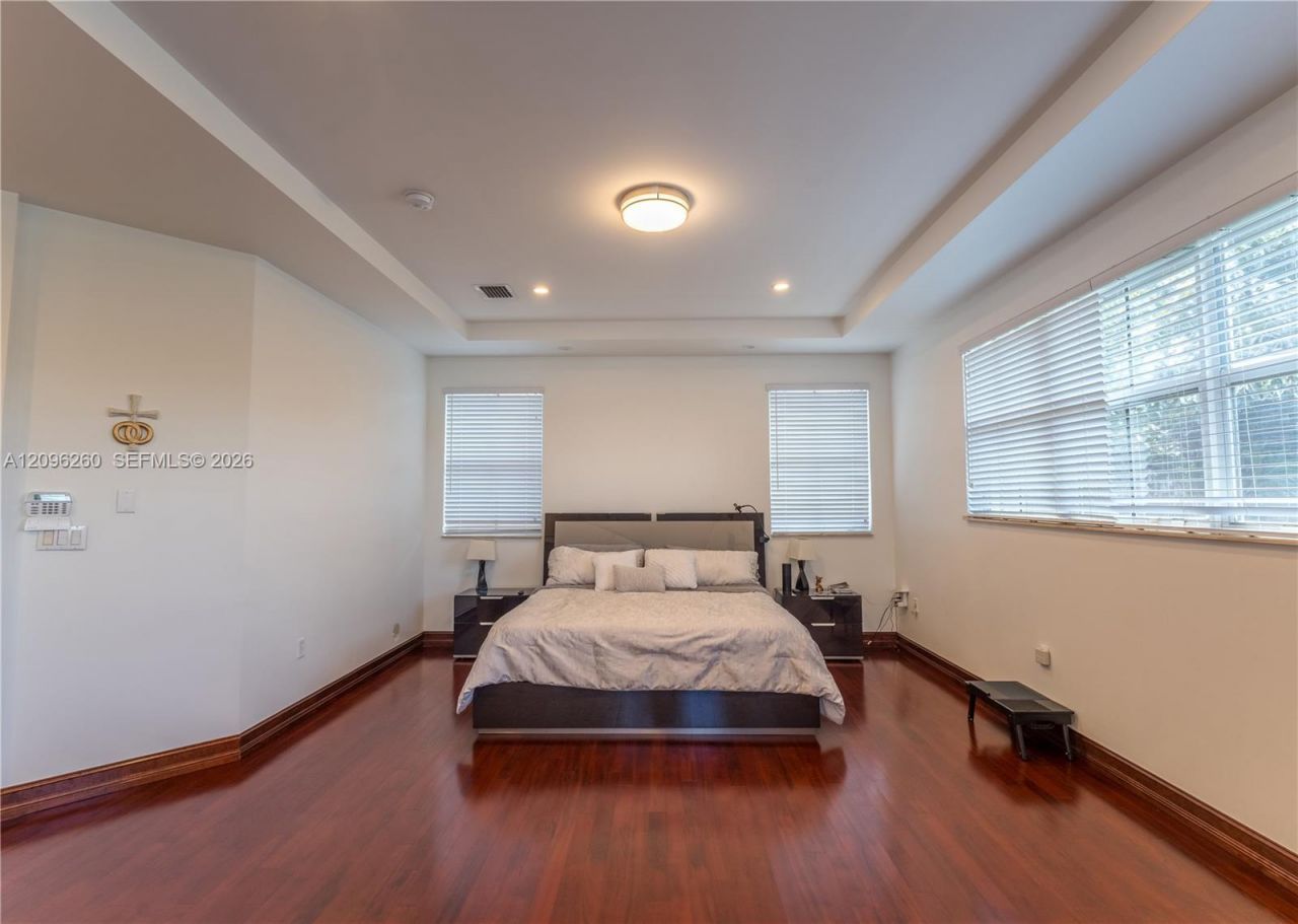 11530 NW 82nd Ter , Doral, FL 33178 Photo