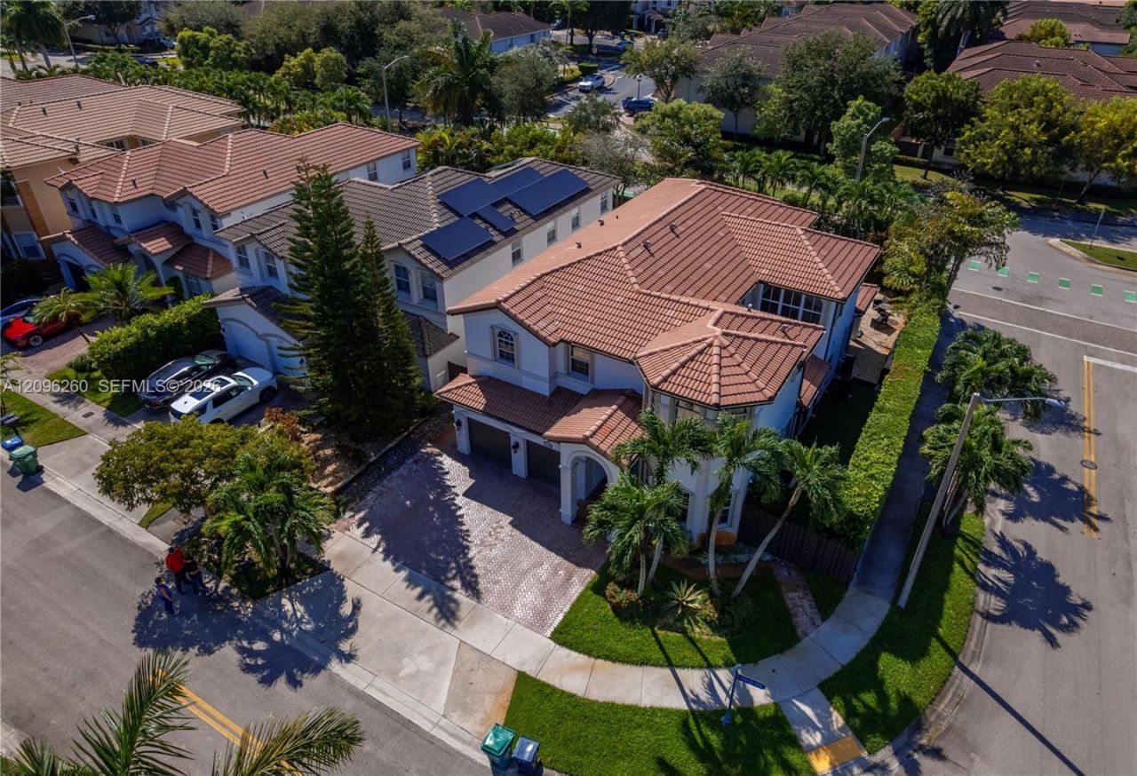 11530 NW 82nd Ter , Doral, FL 33178 Photo