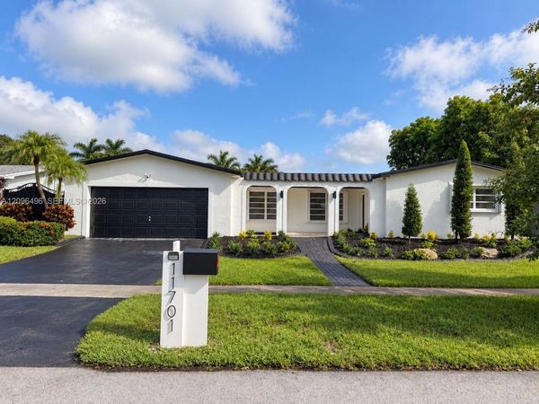11701 NW 14th St , Pembroke Pines, FL 33026