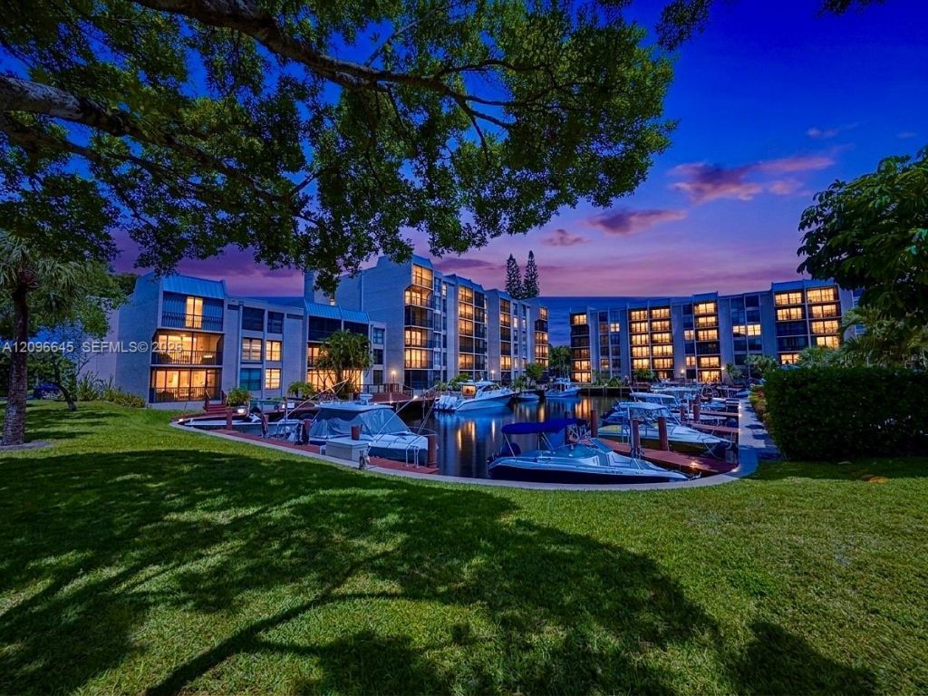 26 Royal Palm Way, Unit 304, Boca Raton, FL 33432 Photo