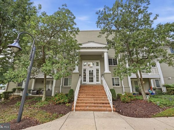 4061 S FOUR MILE RUN DRIVE, Unit 301, ARLINGTON, VA 22204