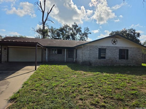 512 High Meadow, Pleasanton, TX 78064