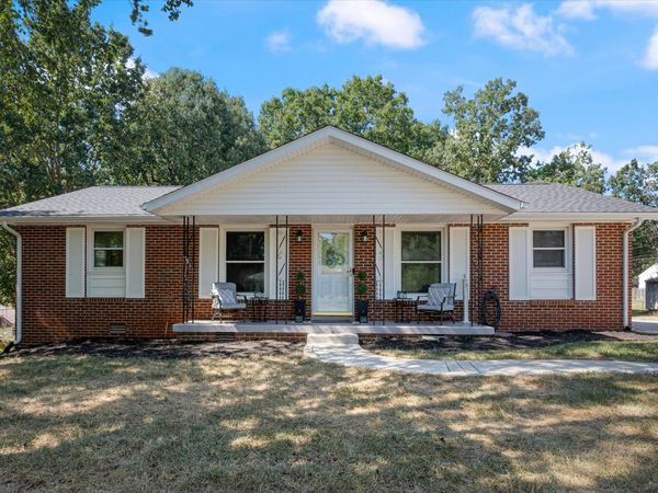 418 Seay Ct, Clarksville, TN 37043