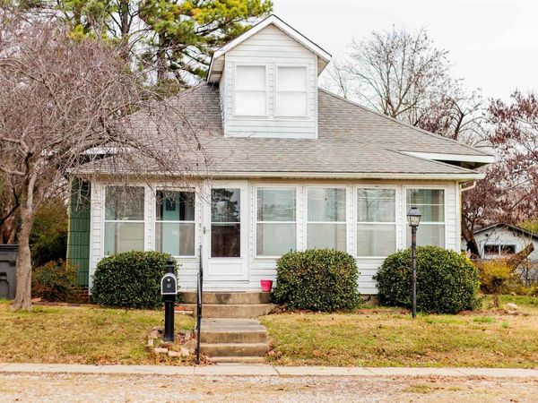 525 W Thompson St , Paragould, AR 72450