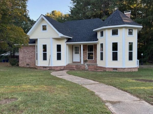 1179 Pinecrest Dr , Camden, AR 71701