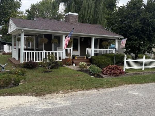 210 S Main Cross Street, Bowling Green, MO 63334