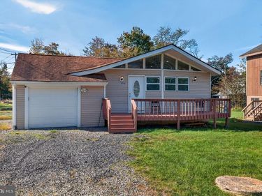 1119 KNOLLWOOD DRIVE, TOBYHANNA, PA 18466