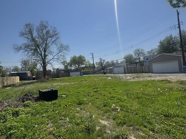 3347 W Iowa Street, Chicago, IL 60651