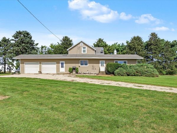 27256 N 2850 East Road, Chenoa, IL 61726