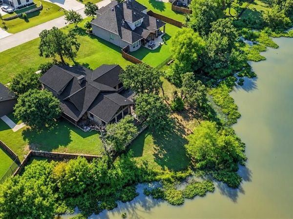 313 Pimlico Drive, Hickory Creek, TX 75065