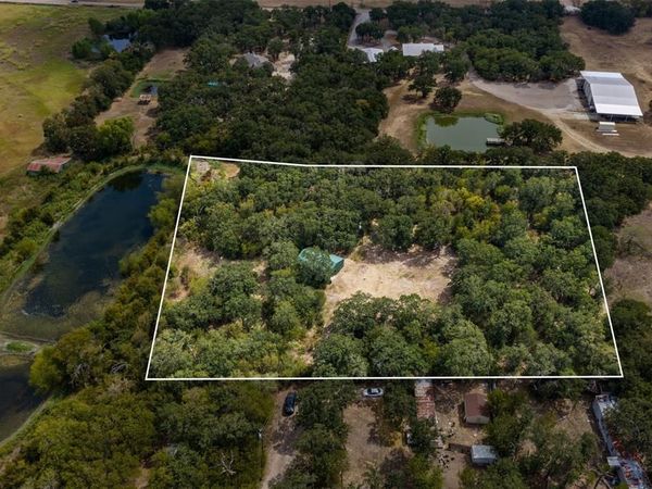 172 M Burton Street , Riesel, TX 76682