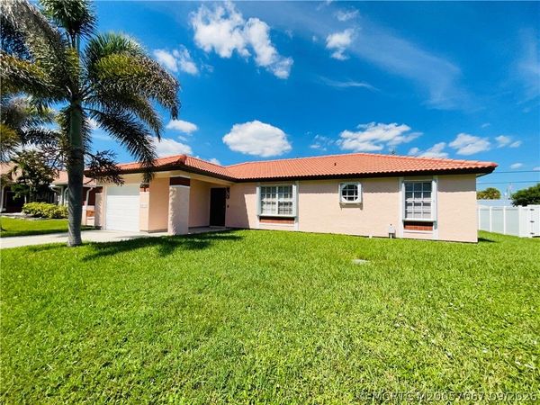 2813 SE Ironton Avenue, Port St Lucie, FL 34952