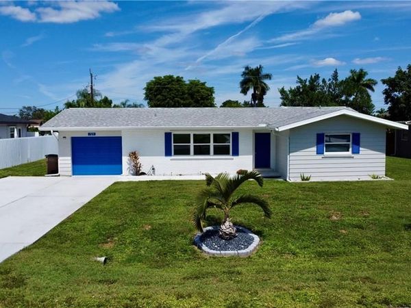 723 Sabur CT, CAPE CORAL, FL 33904