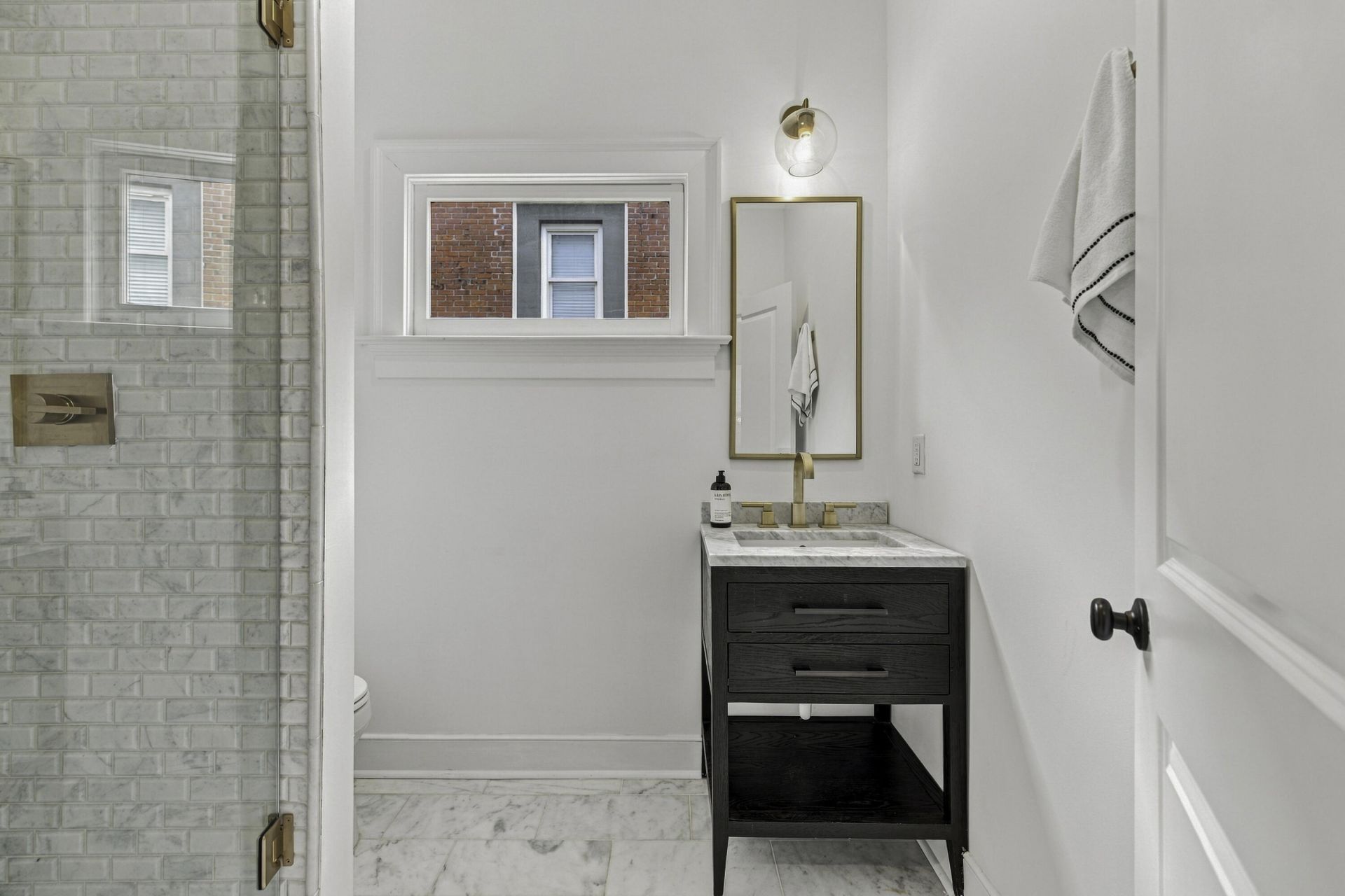 4 Percy Street Photo 22