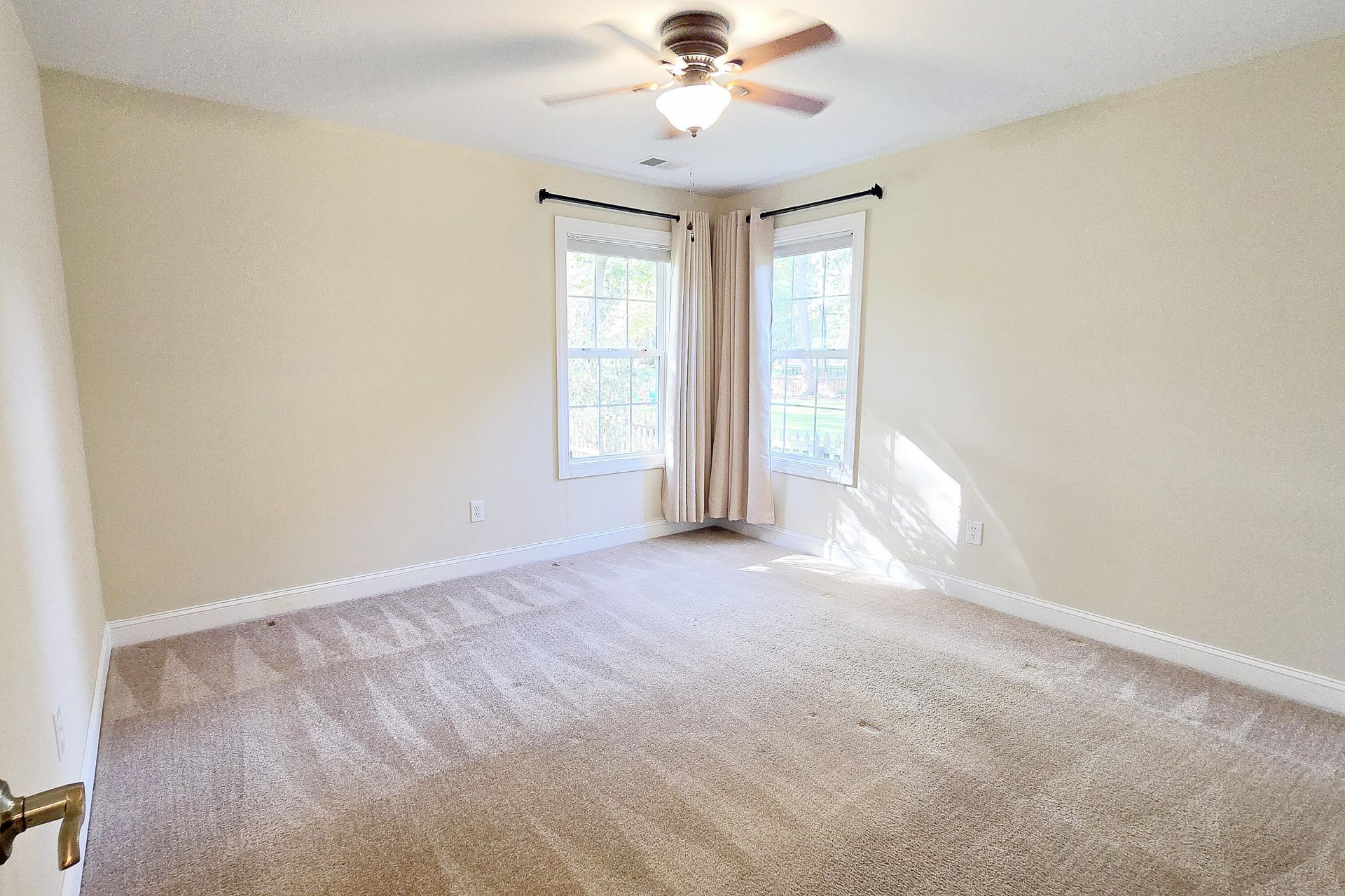 5444 Clairmont Lane Photo 22