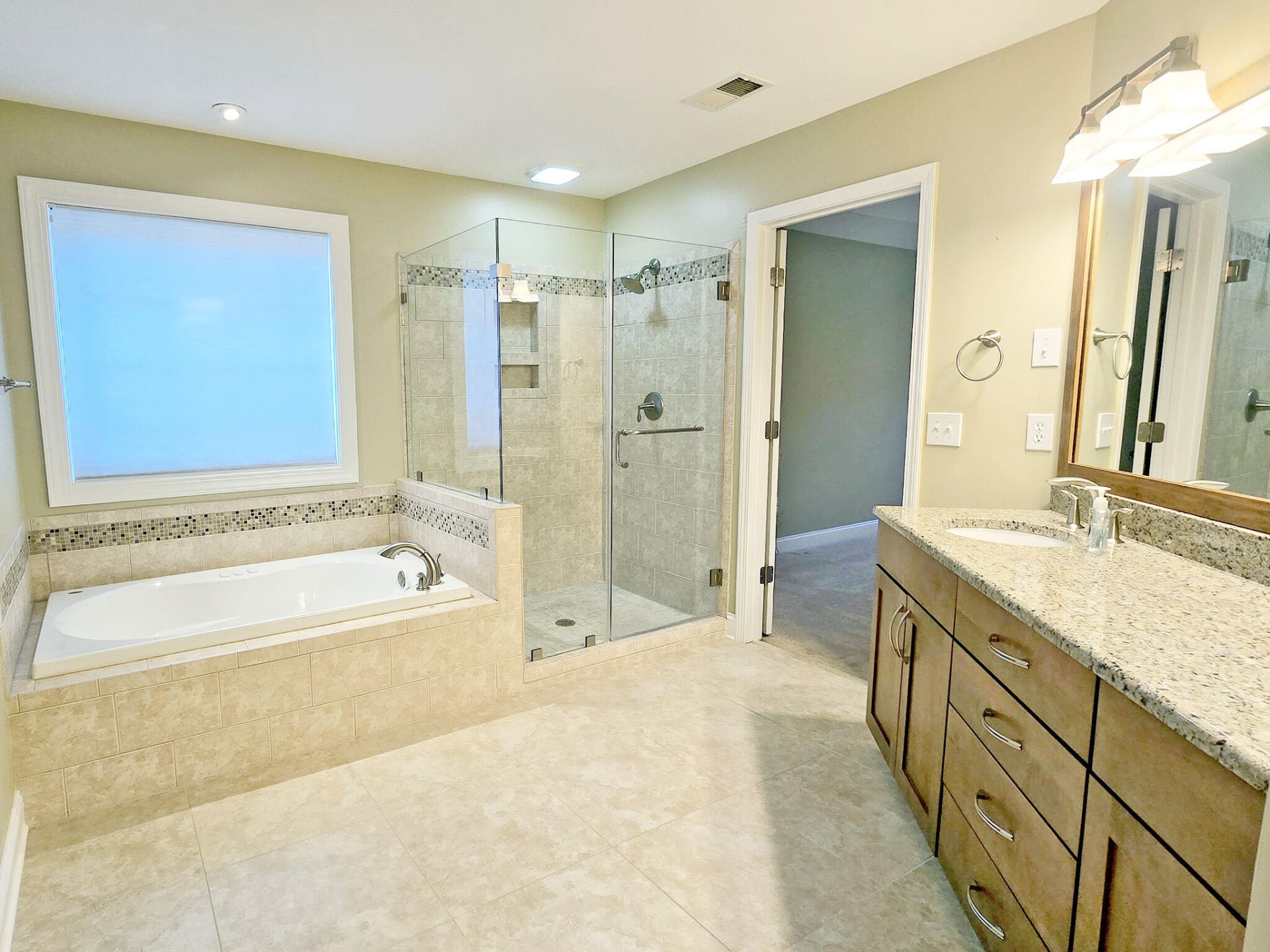 5444 Clairmont Lane Photo 27
