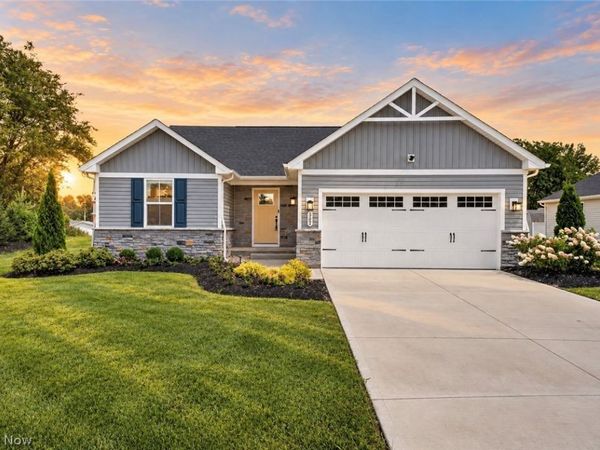 302 Ridgewater Drive , Elyria, OH 44035