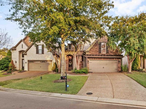 886 WINTER LEAF DR, Cordova, TN 38018