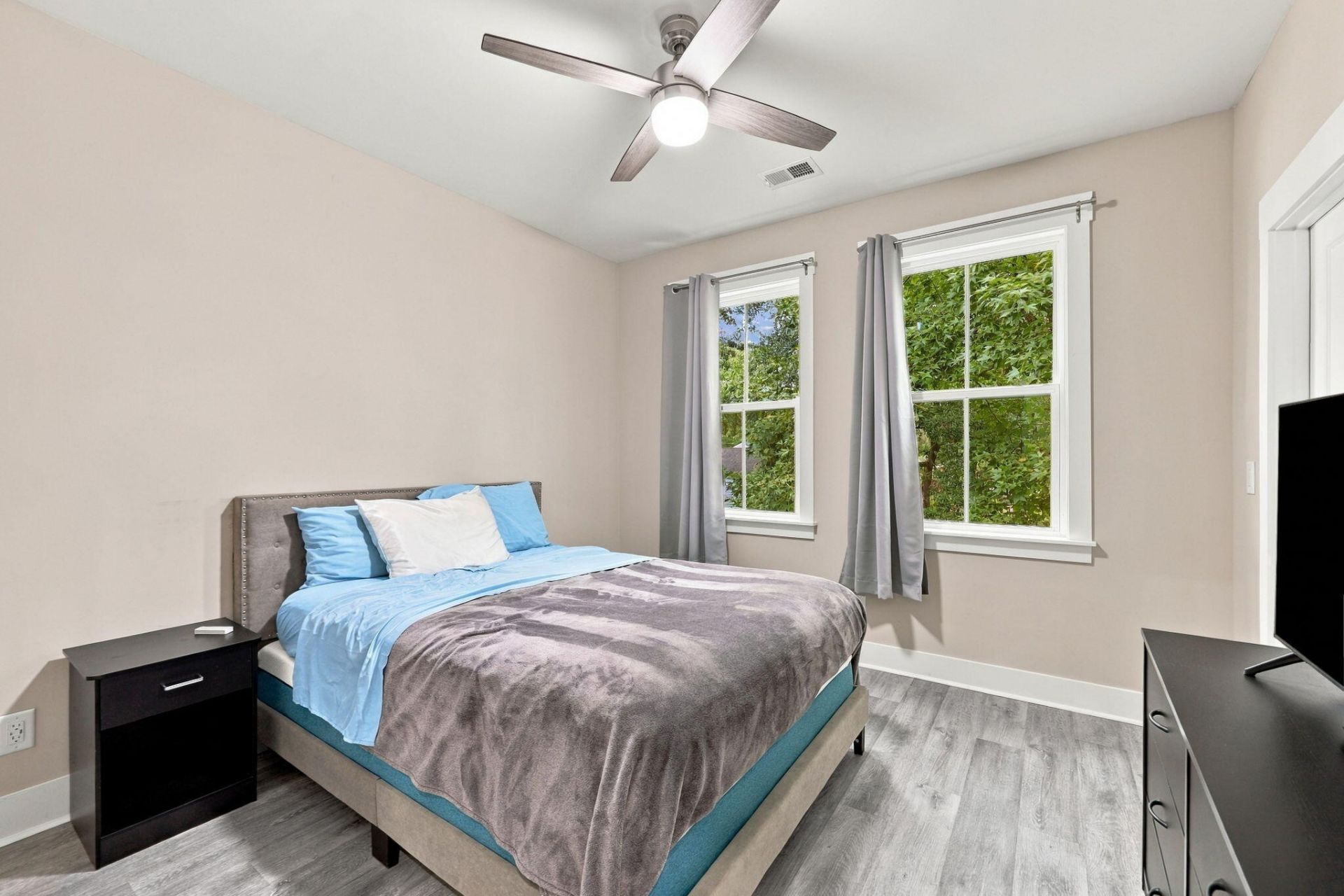 5484 Califf Road Photo 14