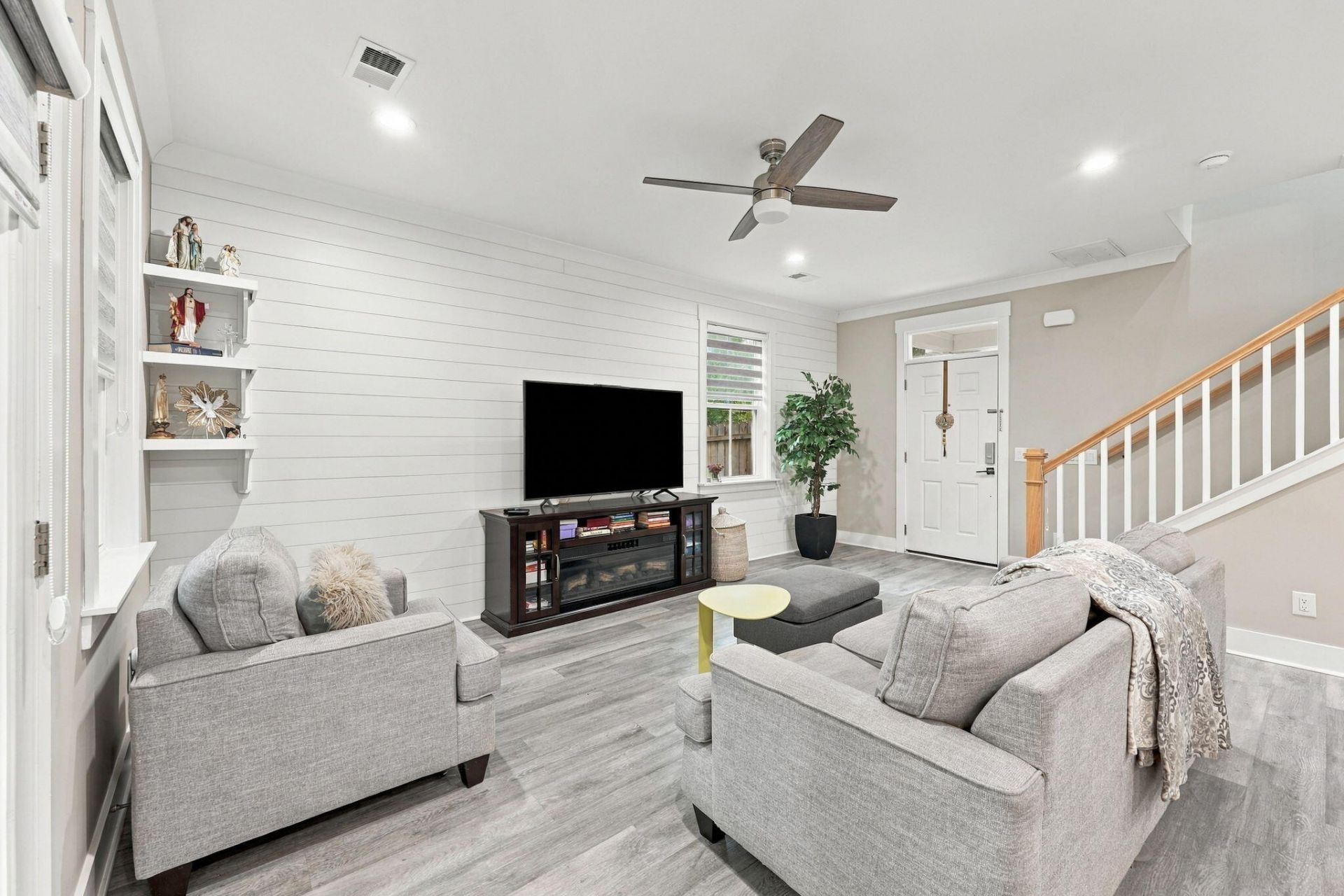 5484 Califf Road Photo 6