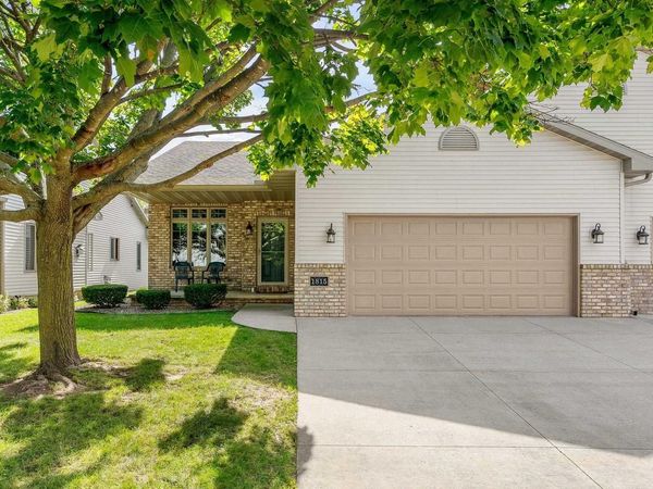 1815 E SYLVAN AVENUE, Appleton, WI 54915