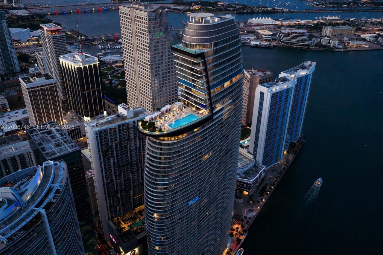 300 S Biscayne Blvd Way , Unit 2107, Miami, FL 33131 Photo