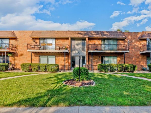 627 N Carroll Parkway , Unit 105, Glenwood, IL 60425