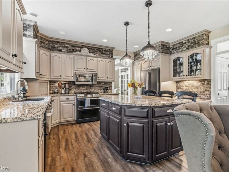 5411 Bridgecreek Avenue NW, Canton, OH 44718 Photo 5