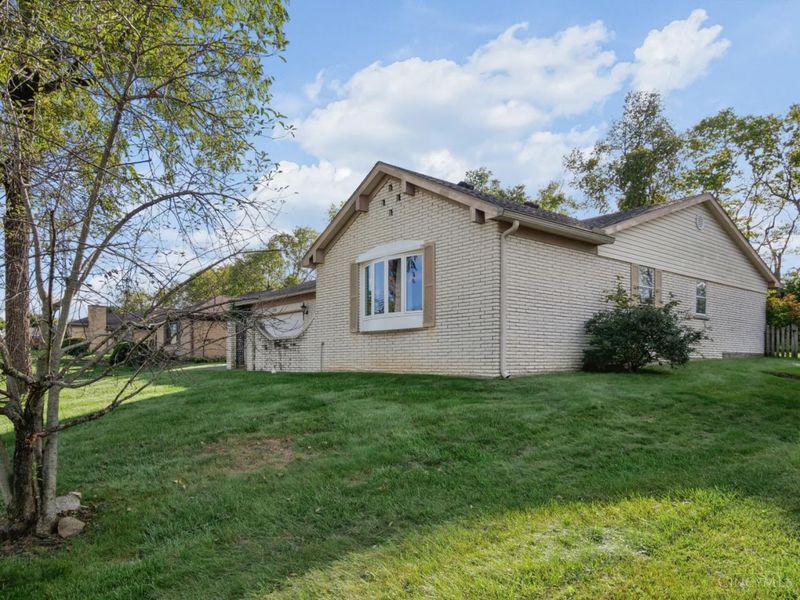 5341 Highmeadow Lane, Harrison Township, OH 45415 Photo 4