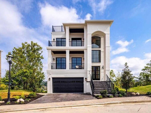95 Watch Hill Lane, Newport, KY 41071