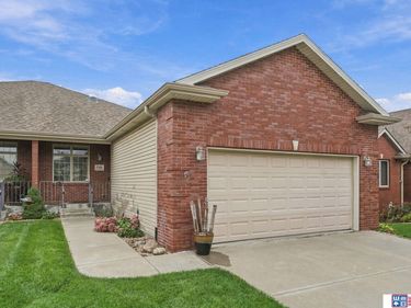 7521 Greycliff Drive, Lincoln, NE 68516