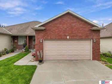 7521 Greycliff Drive, Lincoln, NE 68516