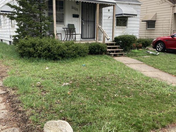 20229 Kingsville Street, Harper Woods, MI 48225