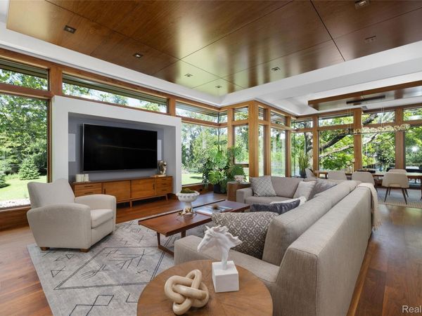 2700 Squirrel Road , Bloomfield Hills, Mi 48304