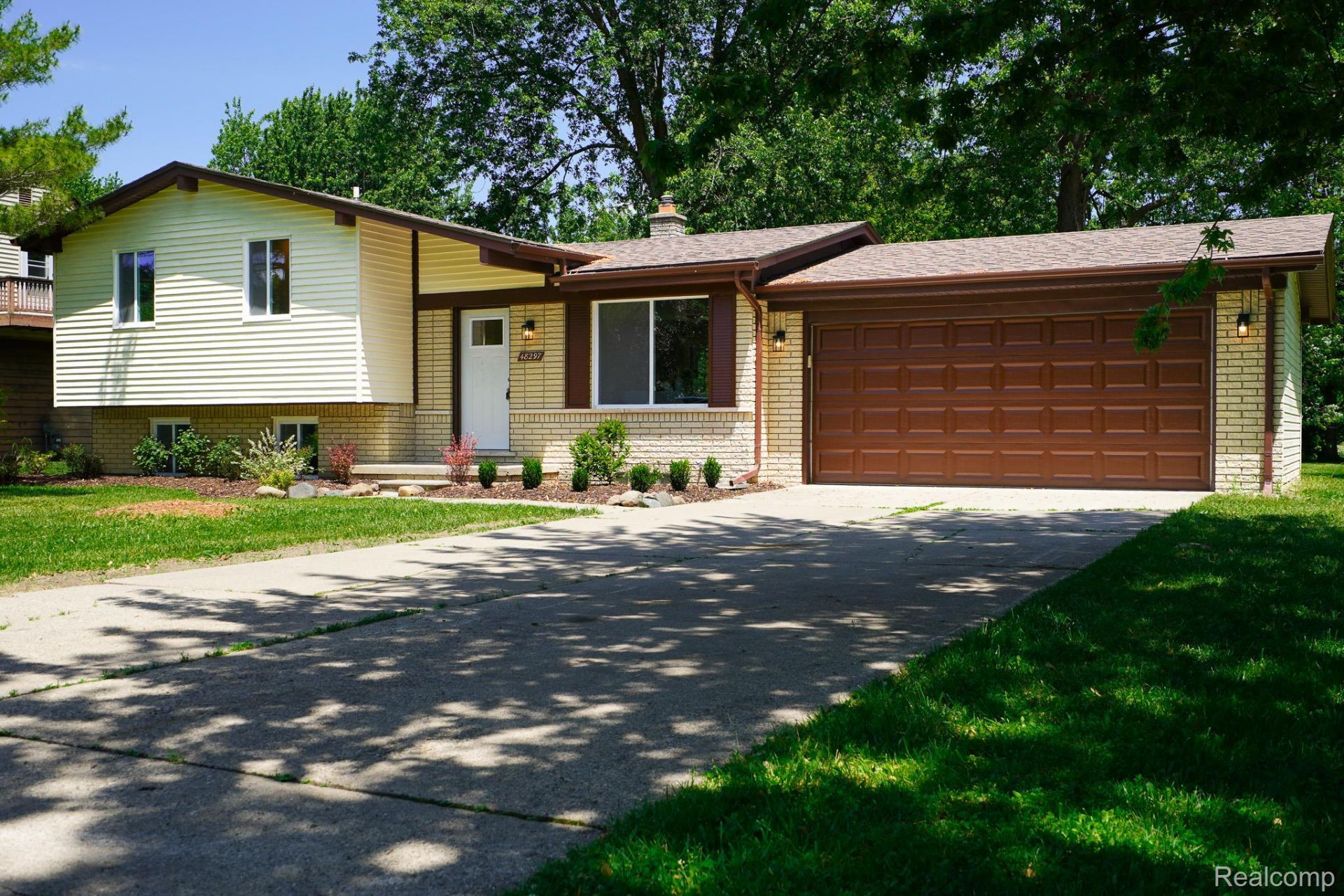 48297 Mallard Drive, Chesterfield Township, Mi 48047 Main Photo