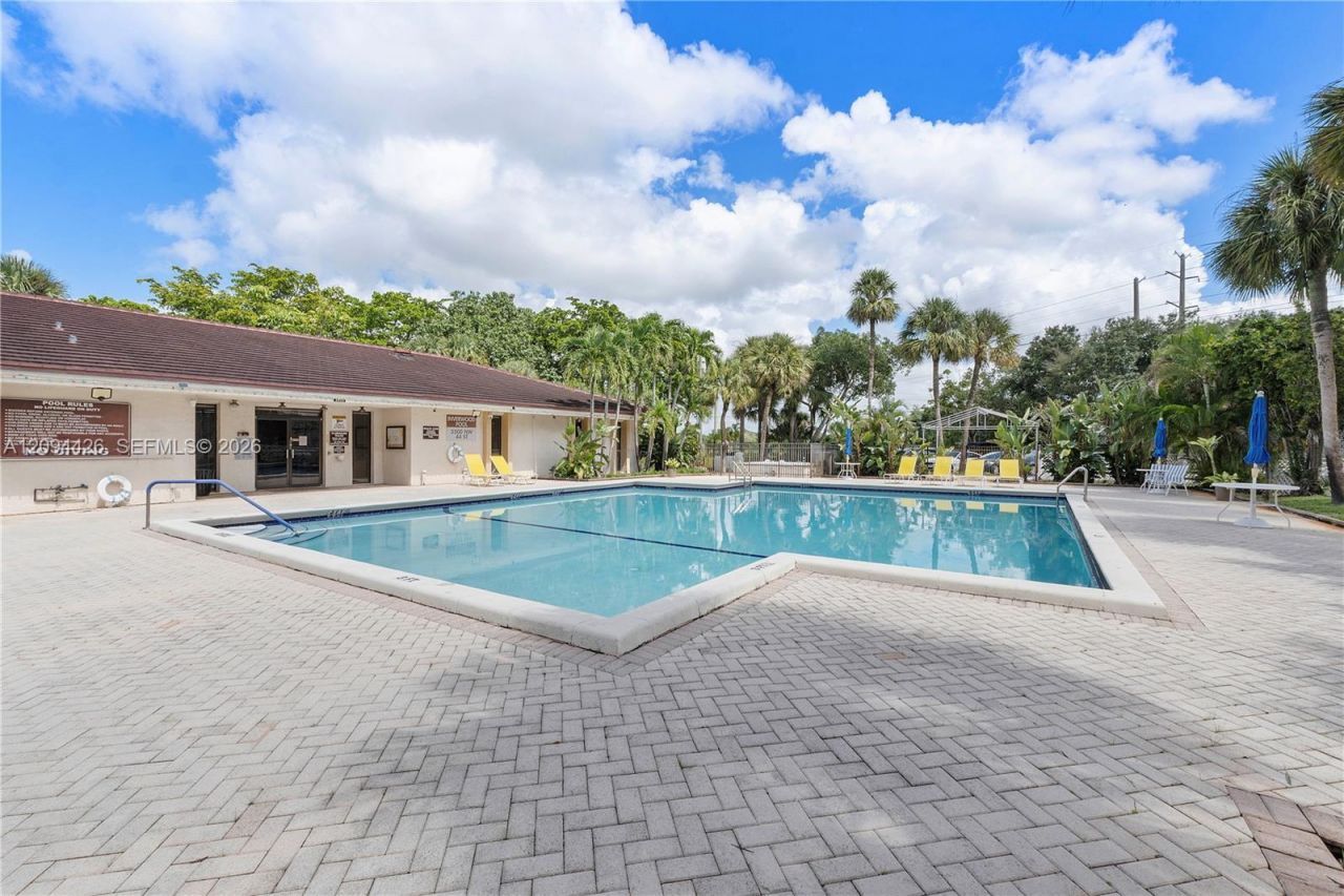 5550 NW 44th St , Unit 417B, Lauderhill, FL 33319 Photo