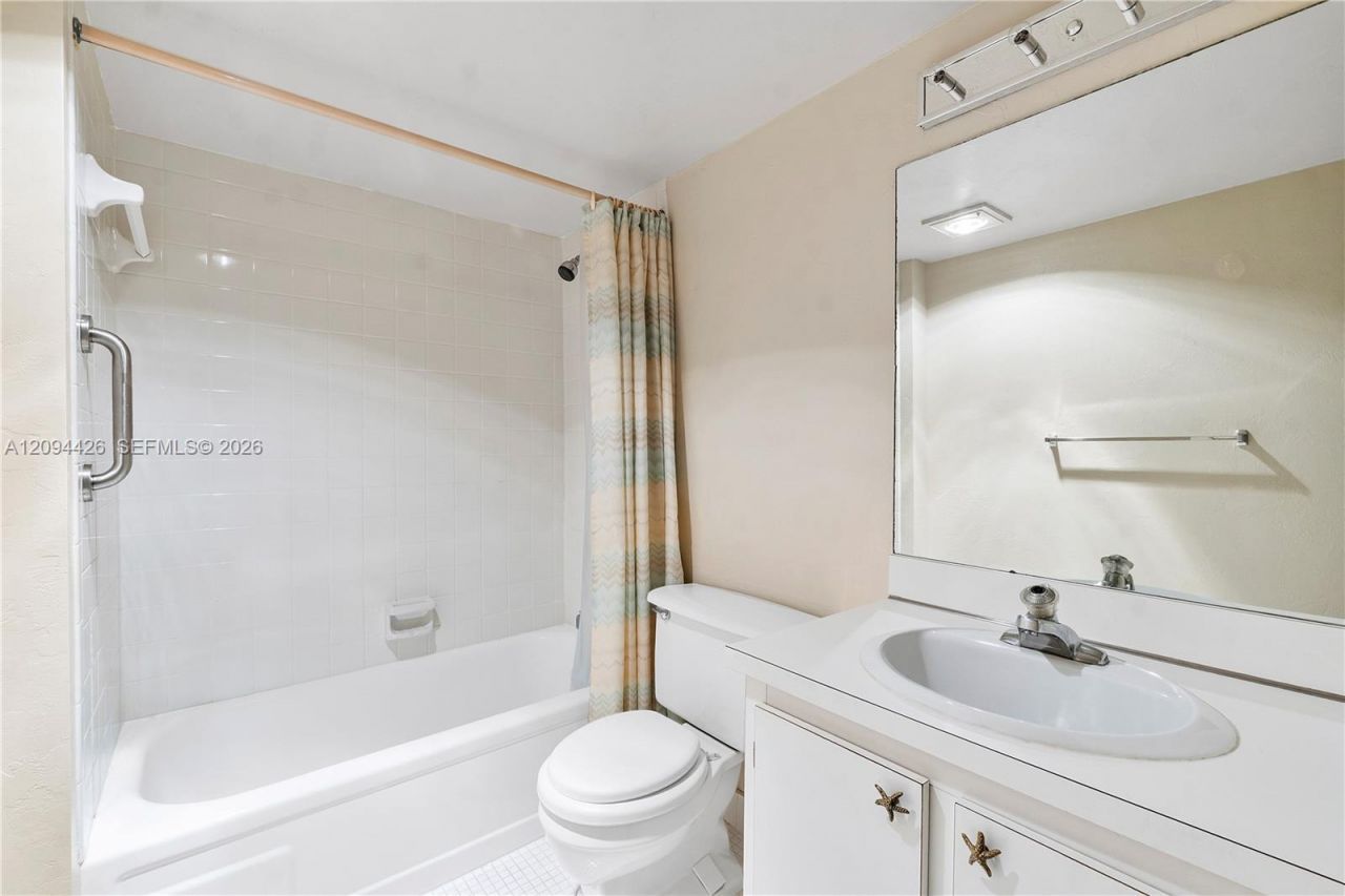 5550 NW 44th St , Unit 417B, Lauderhill, FL 33319 Photo