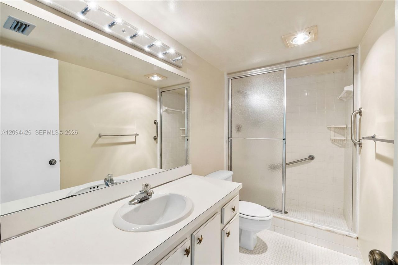 5550 NW 44th St , Unit 417B, Lauderhill, FL 33319 Photo