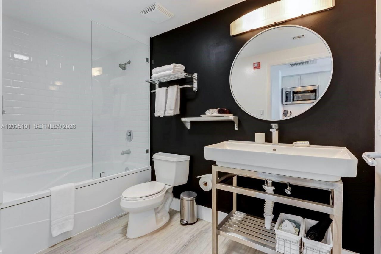 2889 Mcfarlane Rd , Unit 1607, Miami, FL 33133 Photo