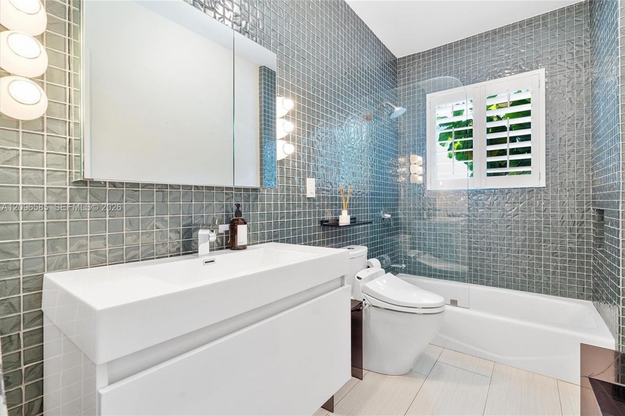 12944 Banyan Rd , North Miami, FL 33181 Photo