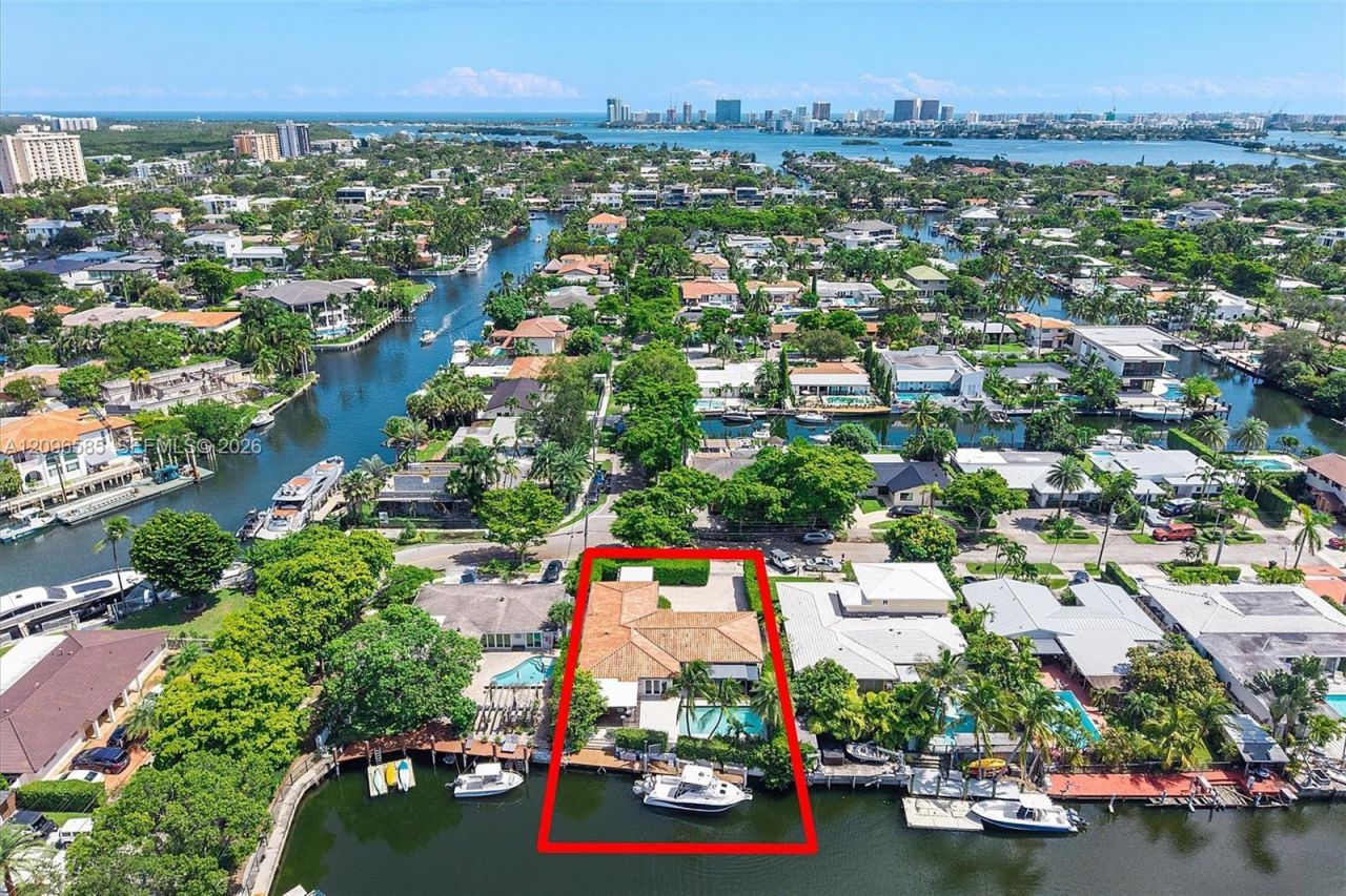 12944 Banyan Rd , North Miami, FL 33181 Photo