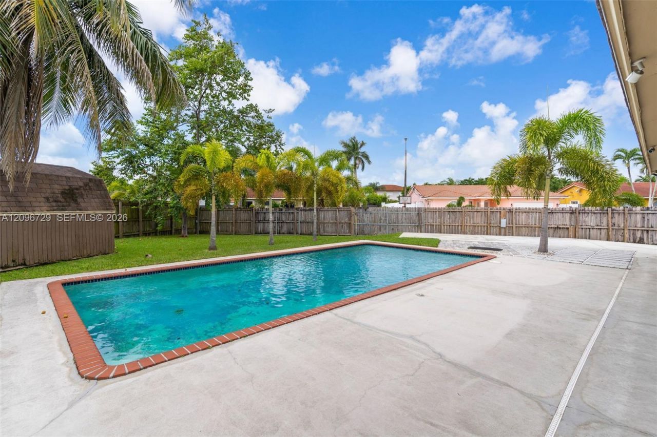 13122 SW 200th Ter , Miami, FL 33177 Photo