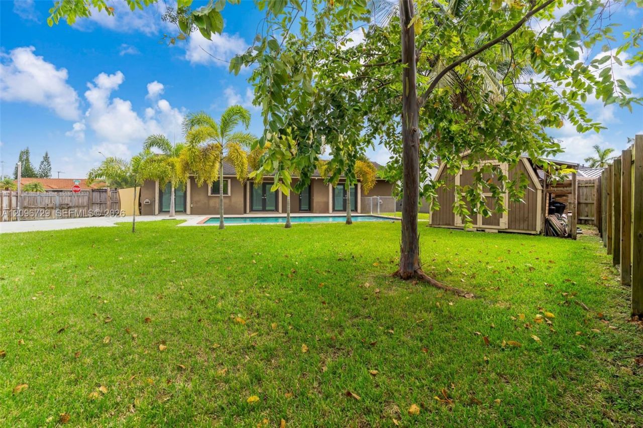 13122 SW 200th Ter , Miami, FL 33177 Photo