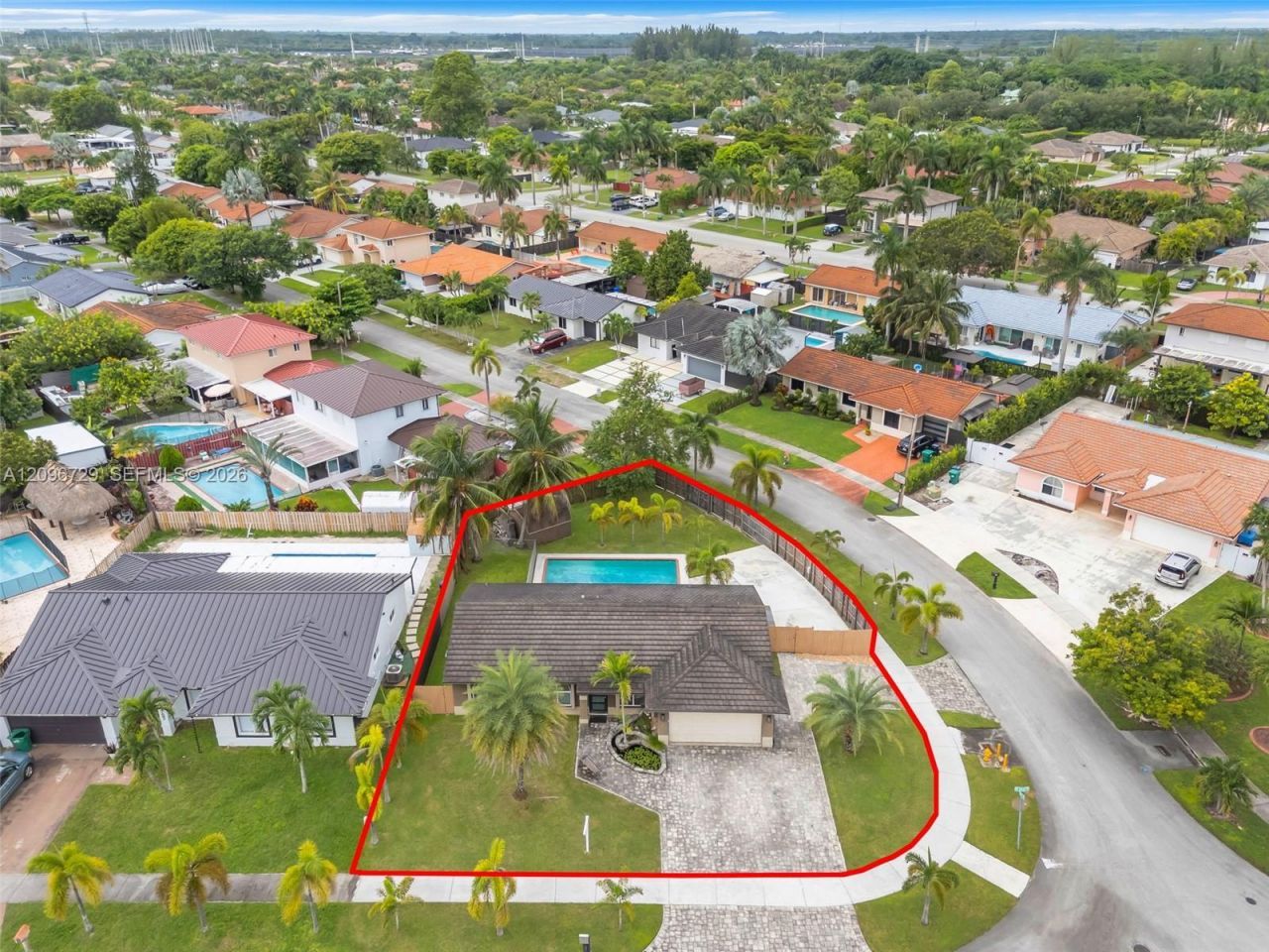 13122 SW 200th Ter , Miami, FL 33177 Photo